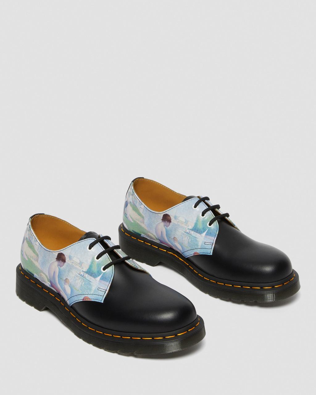 The National Gallery 1461 Bathers Shoes